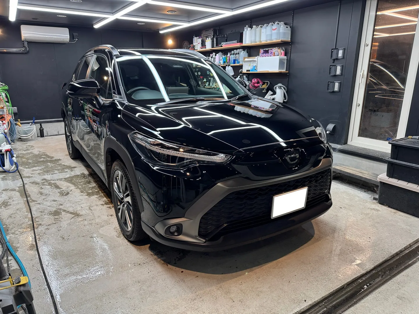 トヨタ カローラクロス 下地処理研磨+C3コート+部分ベーシ...