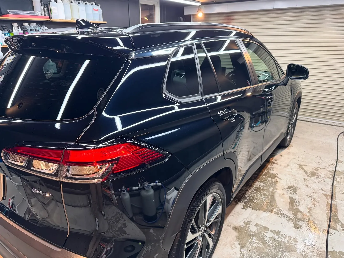 トヨタ カローラクロス 下地処理研磨+C3コート+部分ベーシ...