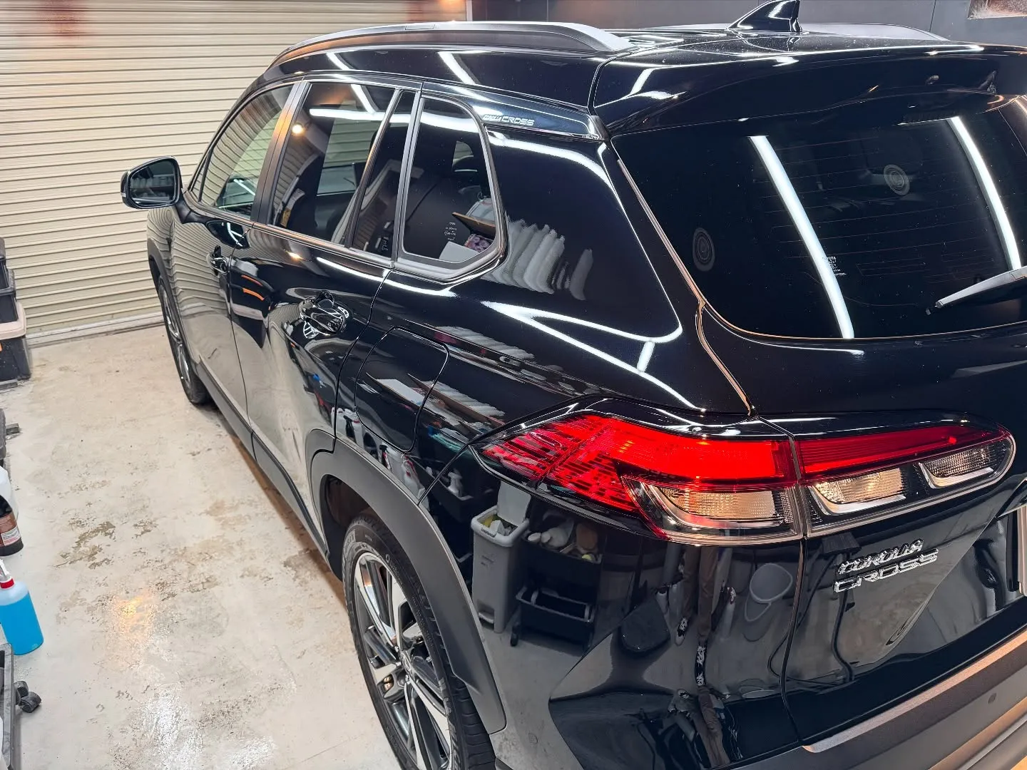 トヨタ カローラクロス 下地処理研磨+C3コート+部分ベーシ...