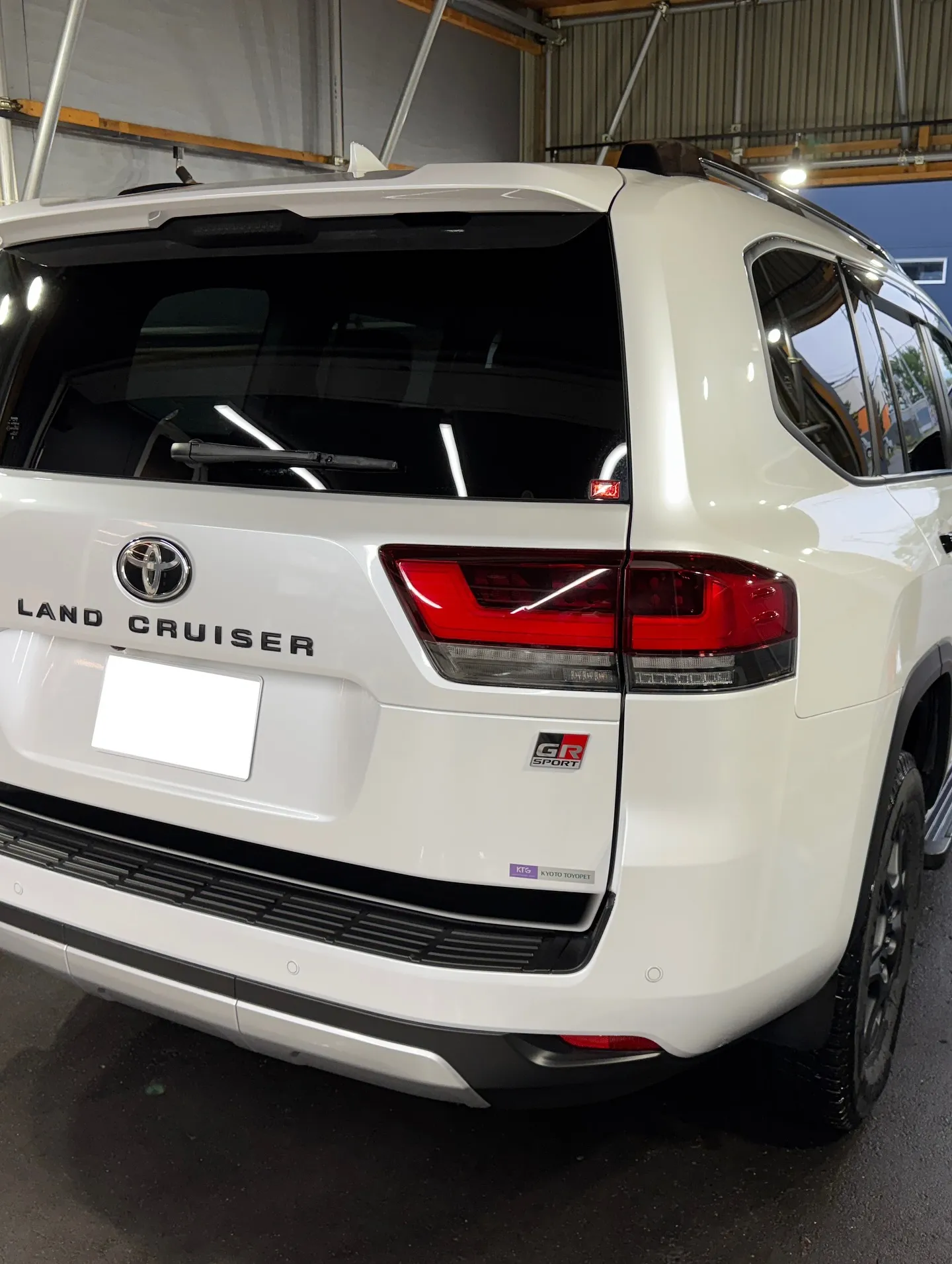 トヨタ　GRランドクルーザー　下地処理研磨＋部分傷除去＋C3...