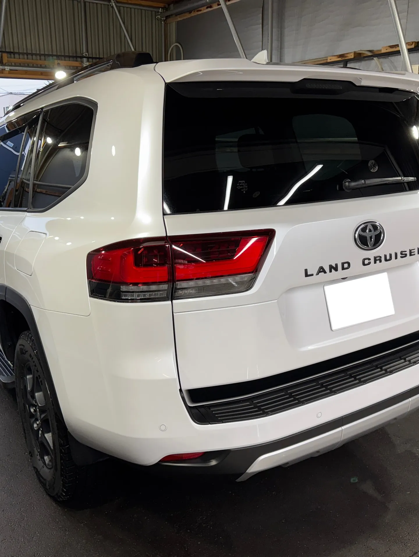 トヨタ　GRランドクルーザー　下地処理研磨＋部分傷除去＋C3...