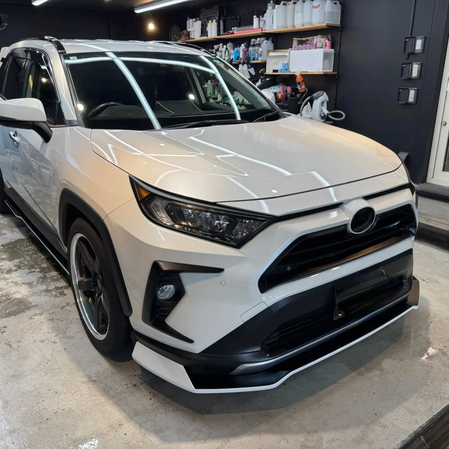 TOYOTA RAV4 ベーシック研磨（コーティングなし）