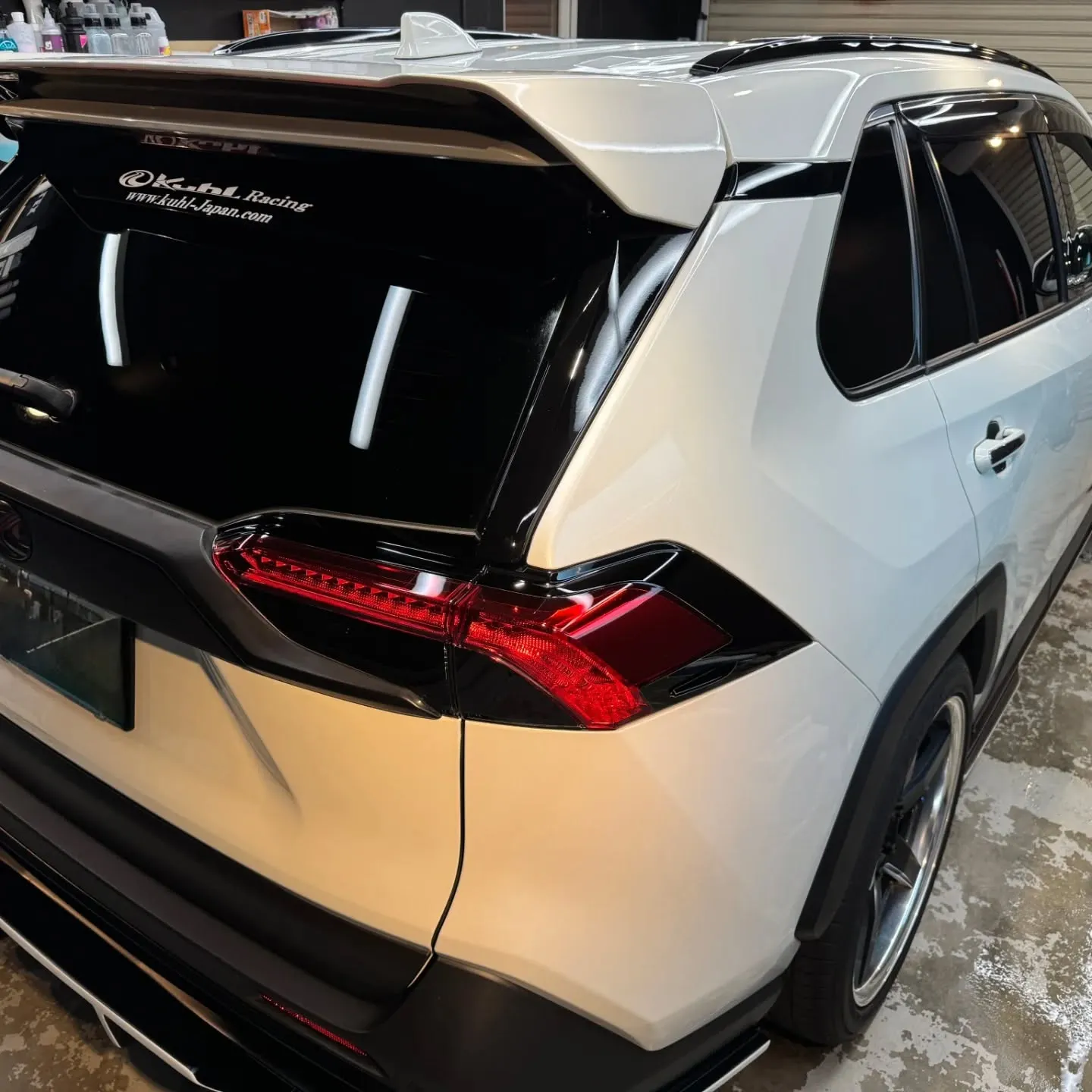 TOYOTA RAV4 ベーシック研磨（コーティングなし）