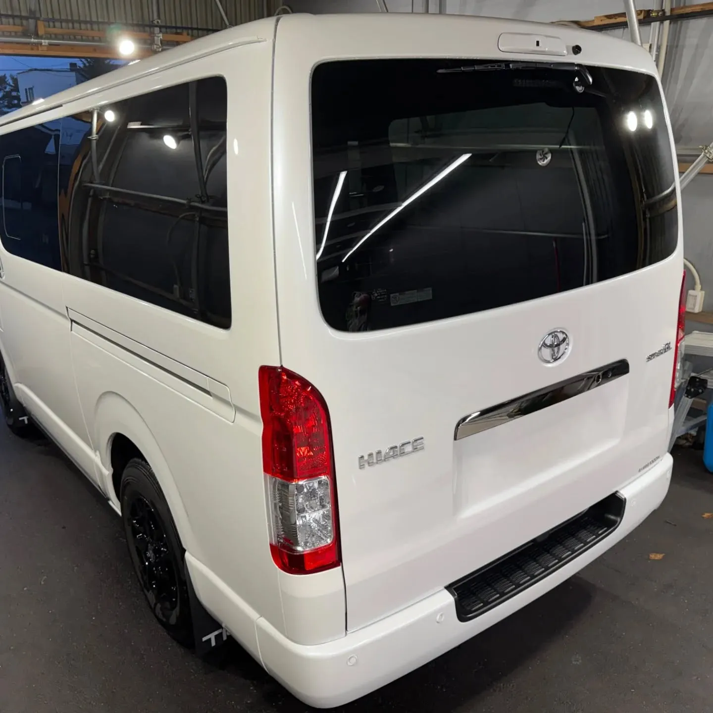 トヨタ ハイエース C3コート