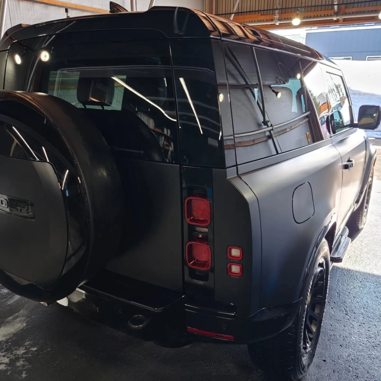 ディフェンダーの洗車を賜りました🤗