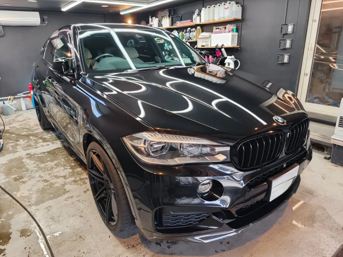 BMW X6 クイック下地処理洗浄＋下地処理研磨（コーティン...