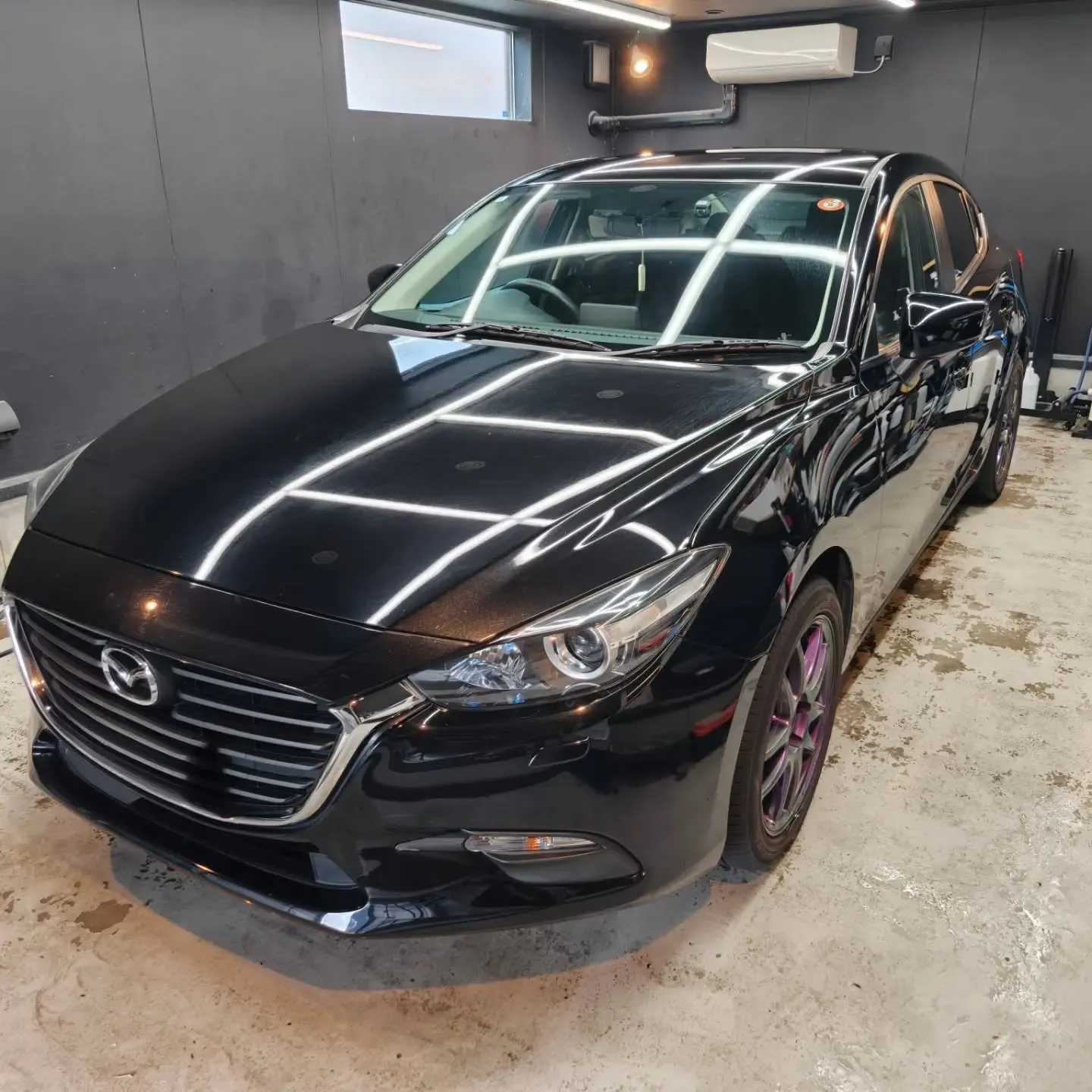 MAZDA アクセラセダン 下地処理研磨+OYコーティング